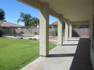 923 E Powell Way, Chandler, AZ 85249 - photo 2