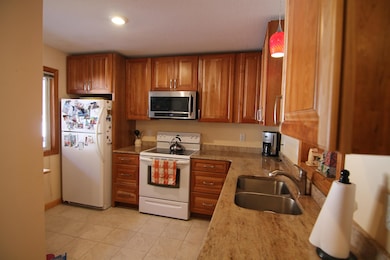 69 Manor Dr unit 6, Lincoln, NH 03251 - photo 2