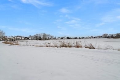 1080 Ridgefield Cir, Carol Stream, IL 60188 - photo 2