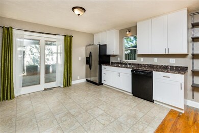 kitchen/dining area