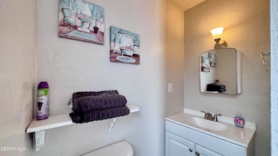 216 Locust St unit C, El Paso, TX 79905 - photo 6