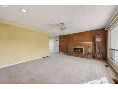 2093 19th St, West Linn, OR 97068 - photo 3