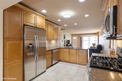 908 Norfolk Ave, Westchester, IL 60154 - photo 5