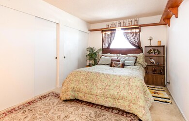 2043 VILLAGE LN WEB-9