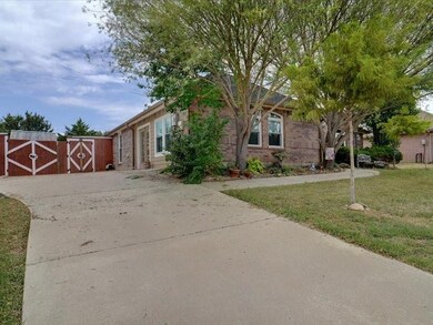 1405 Val Verde Ct, Denton, TX 76210 - photo 3