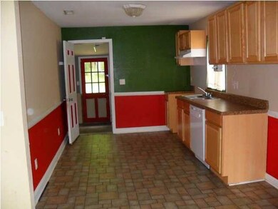 201 Chambers St, Rossville, GA 30741 - photo 3