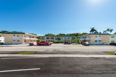 1451 N 12th Ct unit 8B, Hollywood, FL 33019 - photo 3