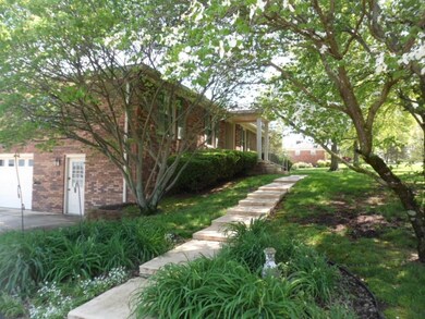 308 Farmbrook Cir, Frankfort, KY 40601 - photo 3