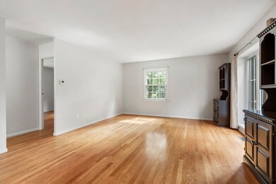 570 Sutton St, Northbridge, MA 01534 - photo 6