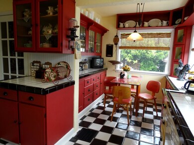 aKitchen Breakfast Nook Detail 1