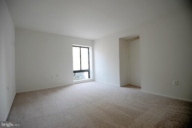 Lafayette Park unit 210, Falls Church, VA 22041 - photo 4