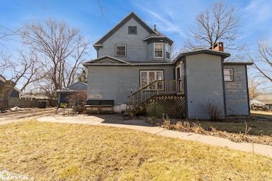 820 C Ave, Nevada, IA 50201 - photo 2