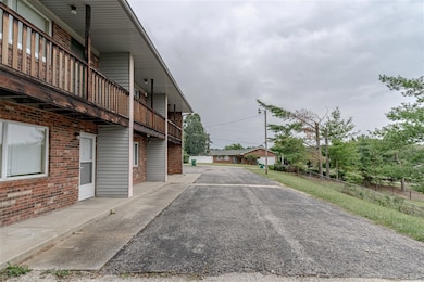 1036 Ellen Dr, Radcliff, KY 40160 - photo 2