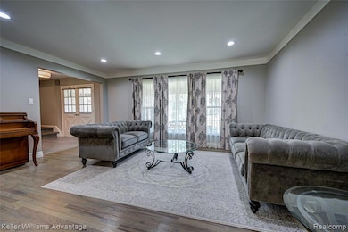 18467 Middlesex Ave, Lathrup Village, MI 48076 - photo 6