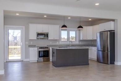 27 Windsor Ln unit B, Hudson, NH 03051 - photo 7