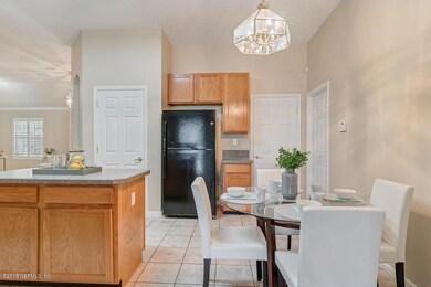 Eat-In Kitchen