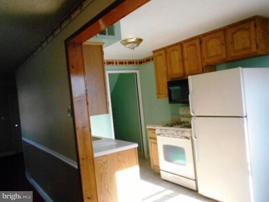 203 Willowbrook Ave, Folsom, PA 19033 - photo 6