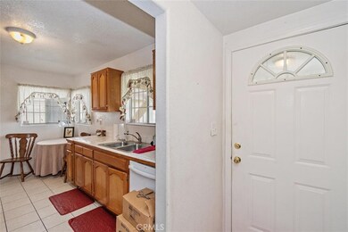 1014 W 137th St, Compton, CA 90222 - photo 5