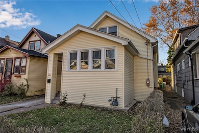 212 Roslyn St, Buffalo, NY 14215 - photo 2