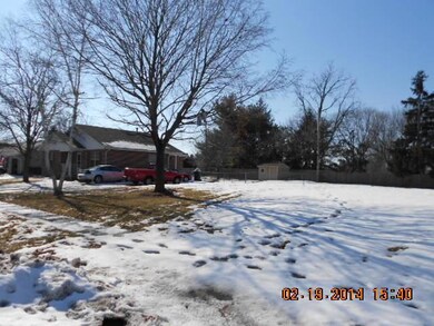 348 Meadow Dr, Circleville, OH 43113 - photo 4
