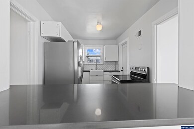 1089 14th Ave SW, Albany, OR 97321 - photo 7