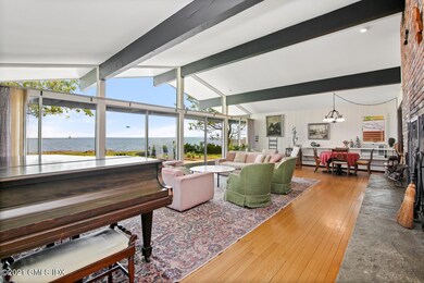 2 Lighthouse Ln Greenwich CT-large-017-0