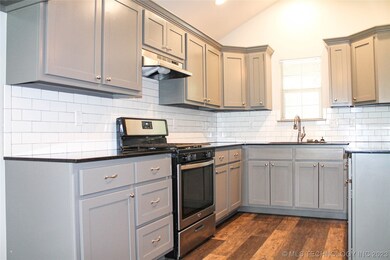 582 E 139th St, Glenpool, OK 74033 - photo 6