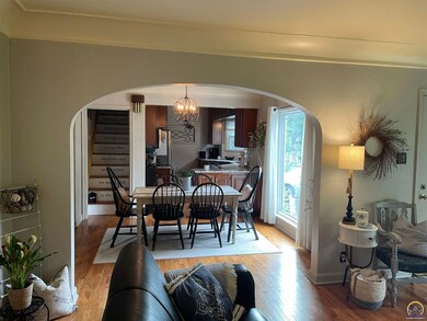 311 SW Hillside Ave, Topeka, KS 66611 - photo 4