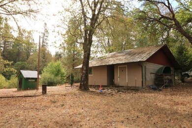 354 Ewe Creek Rd, Grants Pass, OR 97526 - photo 2