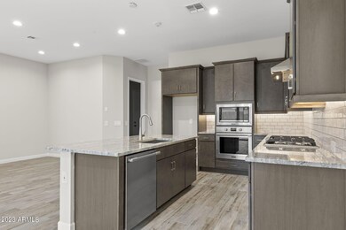 12-web-or-mls-10552-w-deanna-dr