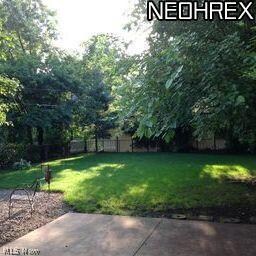 Parato of the rear yard.