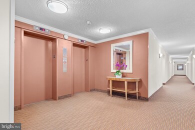 The Gibson unit 1001, Washington, DC 20037 - photo 4