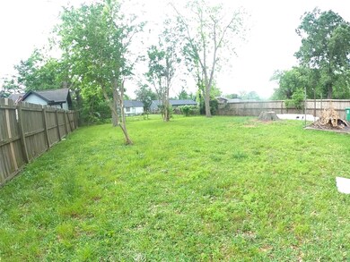 7630 Weyburn St, Houston, TX 77028 - photo 6