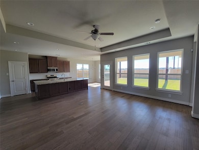 440 Hunters Crossing Dr, Sealy, TX 77474 - photo 5