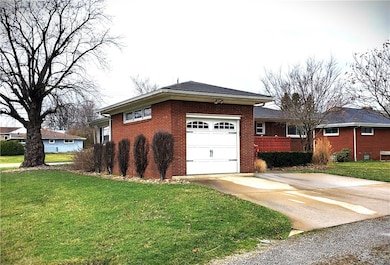 1301 Sampson St, Conway, PA 15027 - photo 3