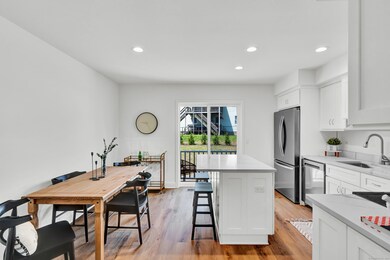 Eat in Kitchen **MODEL HOME.