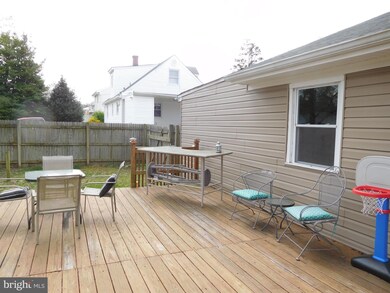 255 Meadow Rd, Pasadena, MD 21122 - photo 4