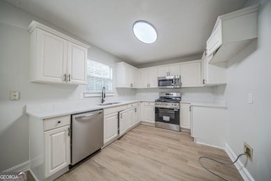 9361 Sweetbriar Cir, Jonesboro, GA 30236 - photo 7