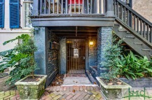 117 E Jones St unit Garden, Savannah, GA 31401 - photo 3