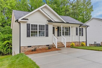 839 Berg St, Asheboro, NC 27203 - photo 2