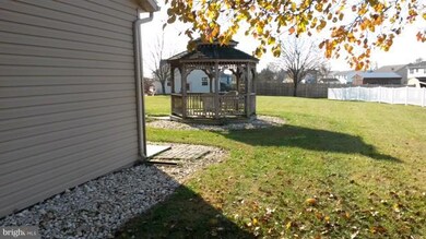 1872 Wood Duck Dr E, Chambersburg, PA 17202 - photo 4