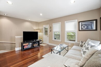 31 Regent St unit 3R, Cambridge, MA 02140 - photo 3