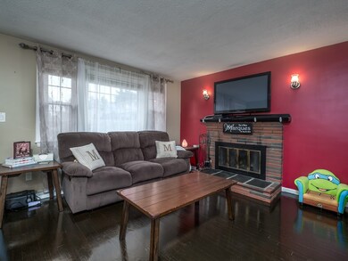 93 Rosewood Ave, Billerica, MA 01821 - photo 3