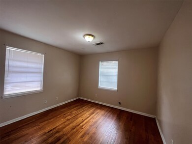 67 1/2 Neyland St, Houston, TX 77022 - photo 6