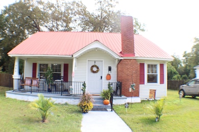 906 Fair St, Camden, SC 29020 - photo 4