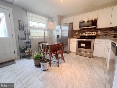 19906 Cedarbluff Dr, Germantown, MD 20876 - photo 5