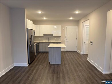 470 Main St unit 510, Fort Lee, NJ 07024 - photo 3