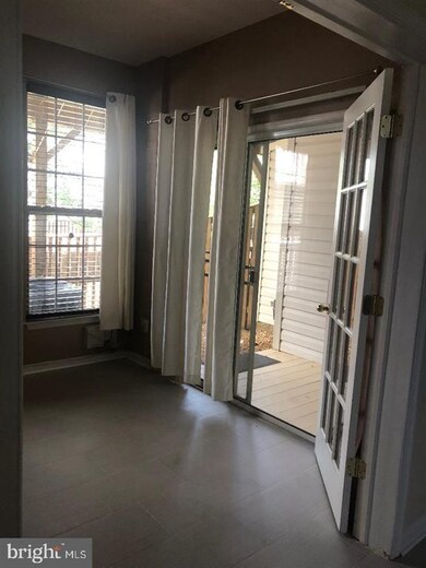 13009 Park Crescent Cir, Herndon, VA 20171 - photo 6