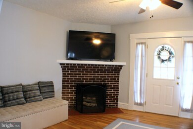 327 Stuart Ave, Downingtown, PA 19335 - photo 4