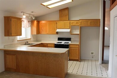 1642 Inverness Dr, Medford, OR 97504 - photo 7